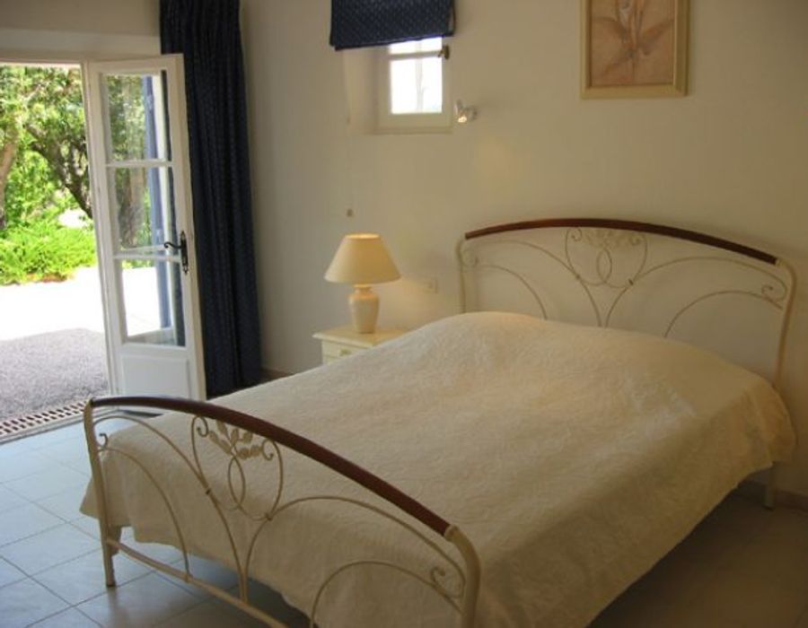 Neo Provencal villa in Ramatuelle with lovely views 1