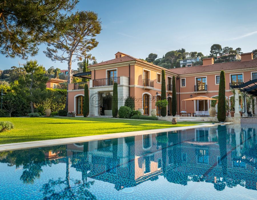 Saint Jean Cap Ferrat, waterfront, stunning 1