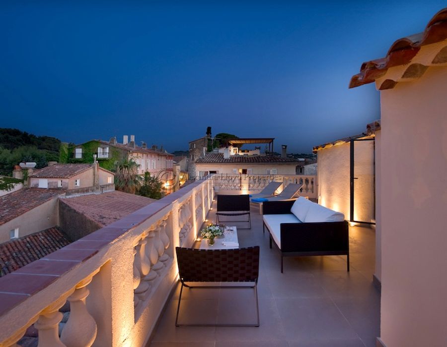 A stunning apartment in Saint Tropez village 3