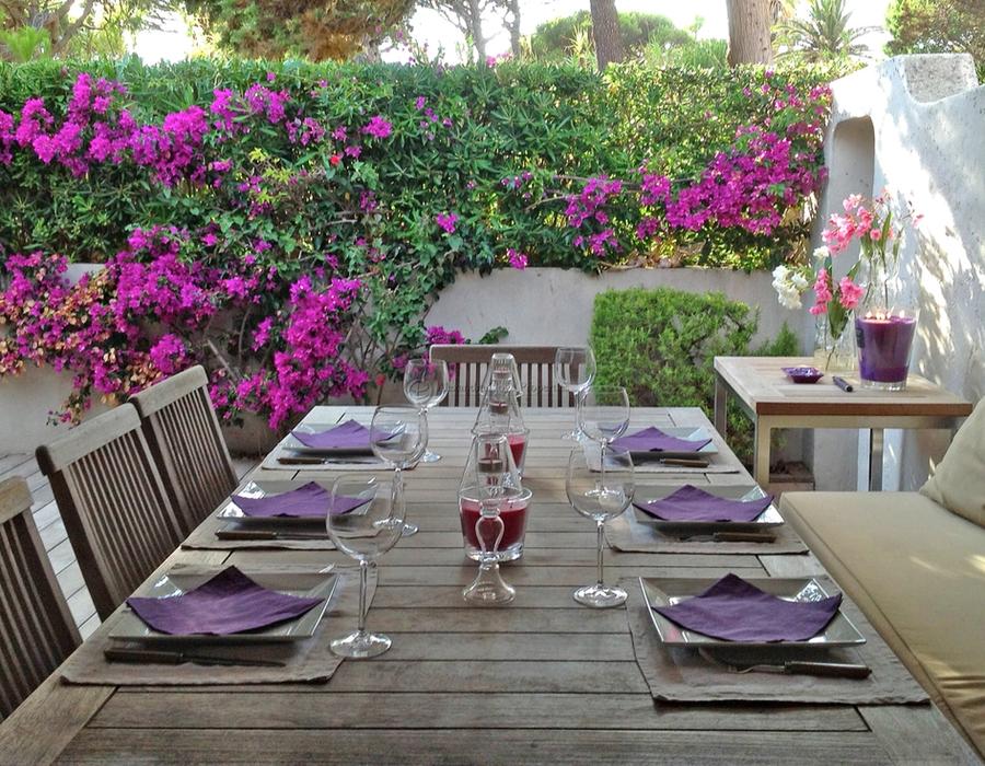 A beautiful property located in Le Parc de la Moutte, 30m from the beach 6