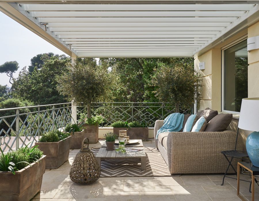 A large property located in the hills of Cannes, with great views 6