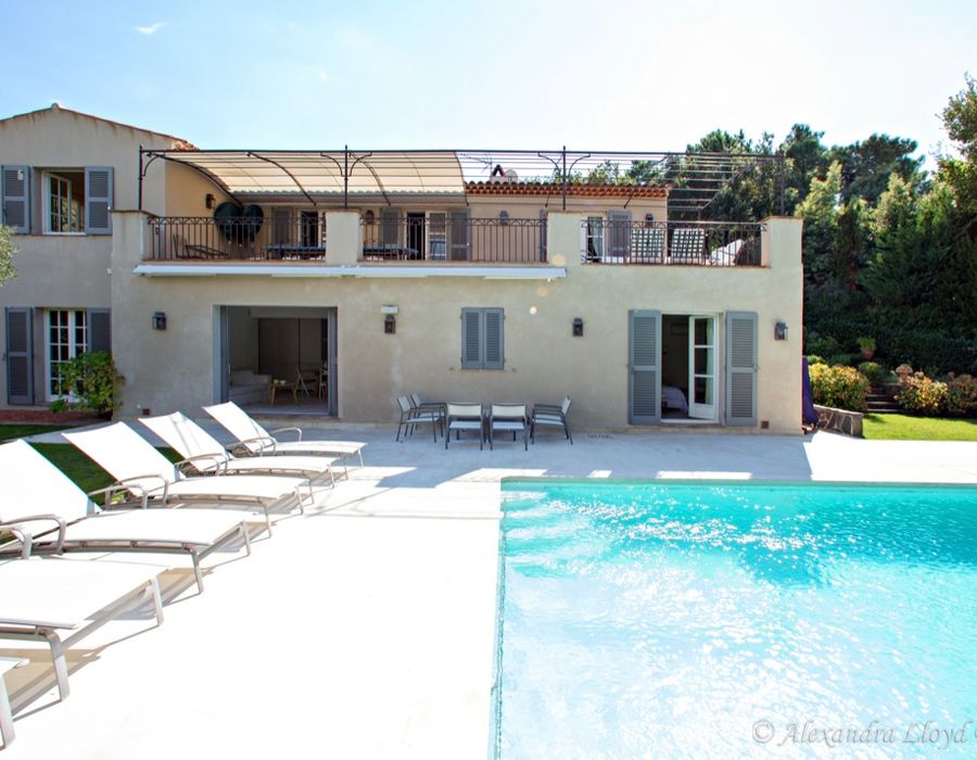 A seven bedroom villa for rent in La Belle Isnarde, Saint Tropez 1