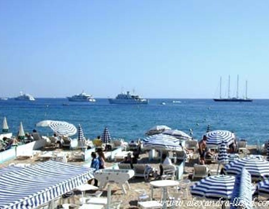 Detached modern villa in Cannes 4