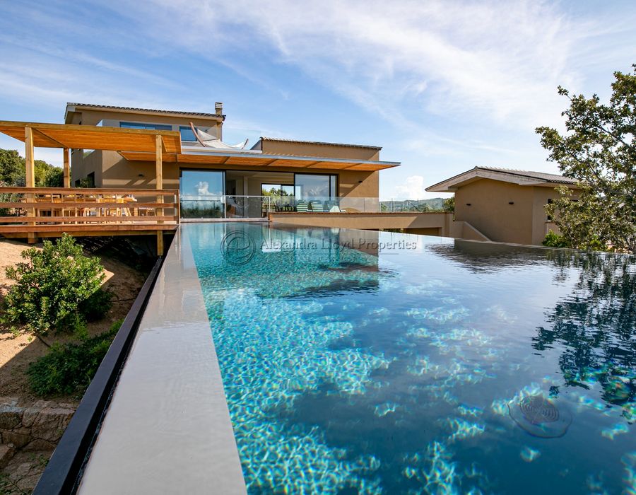 A newly built contemporary villa for rent Pianotolli, South Corsica 3