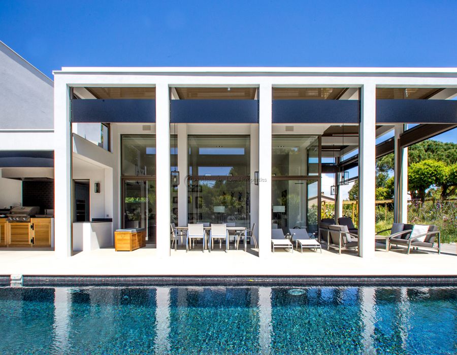 Elegant, contemporary and so close to Club 55 3