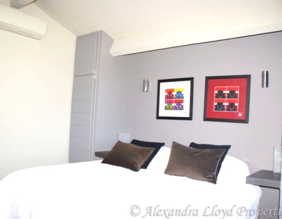 Delightful newly renovated property in Grimaud, close to Saint Tropez 1