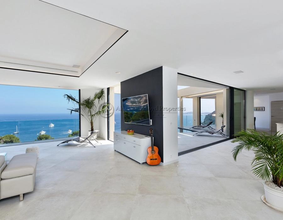 Ultra contemporary with 180° panoramic sea views in Eze Bord de Mer 6