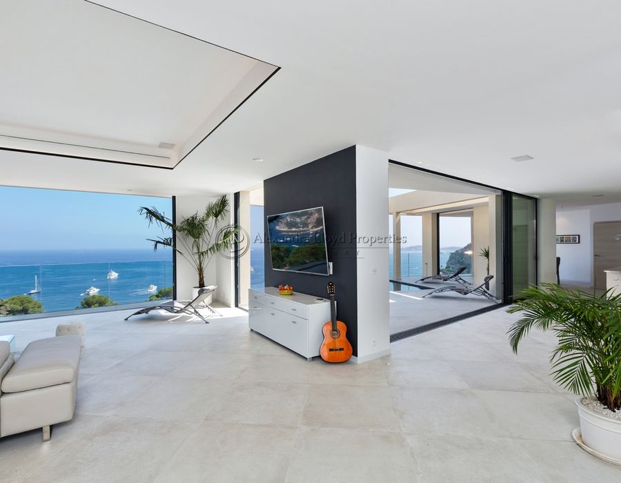 Ultra contemporary with 180° panoramic sea views in Eze Bord de Mer 6