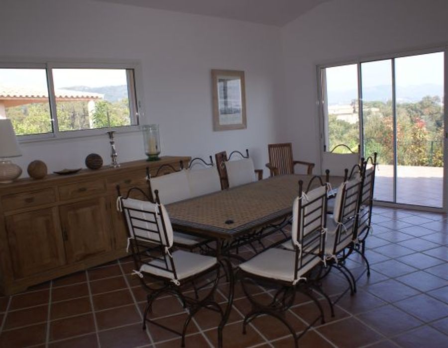 A very pretty villa located in South Corsica, close to Porto Vecchio 4