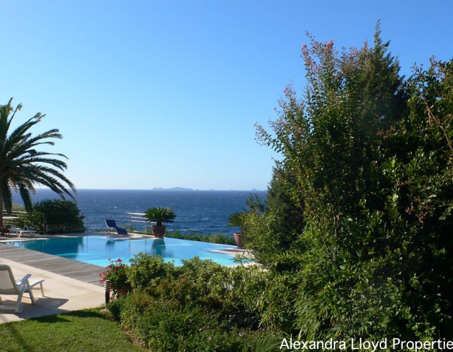 Luxurious Villa on the Bay of Ajaccio 6