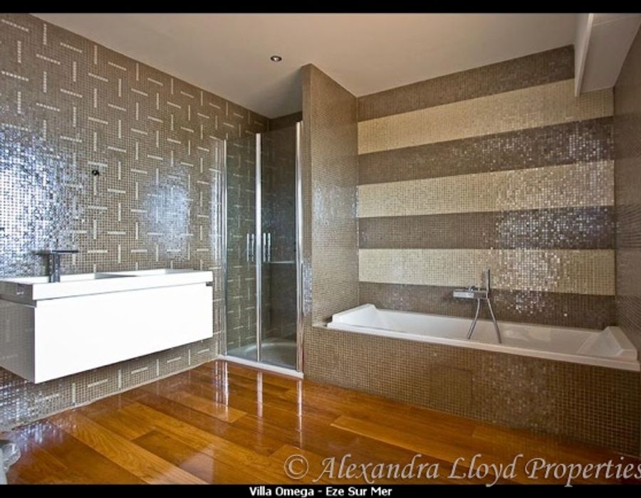 Newly renovated villa located in Eze with great sea views 5