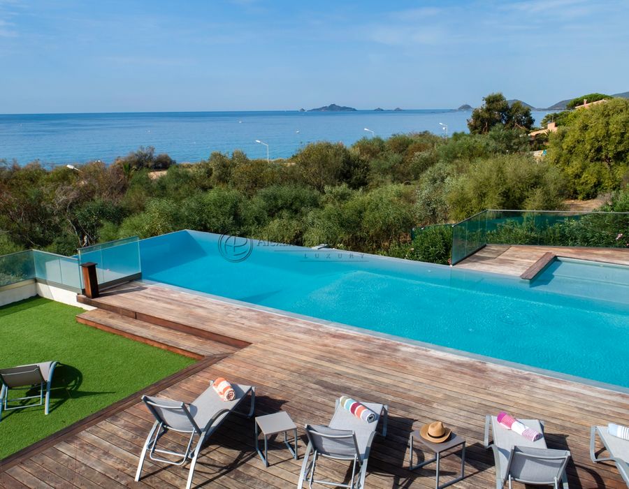 Almost ! On the water, Ajaccio - walking distance to the beach 1