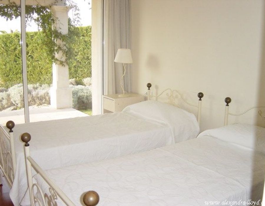 Neo Provencal villa on the West side of Cap d'Antibes 1