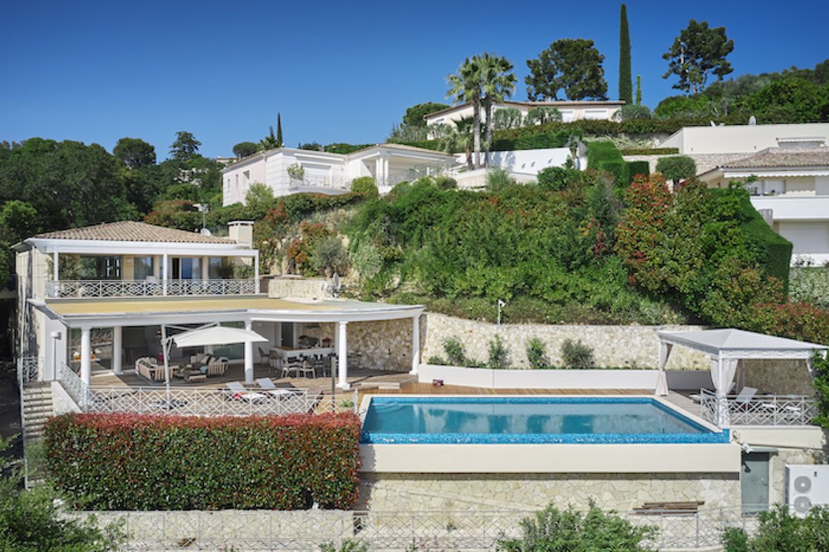 A large property located in the hills of Cannes, with great views