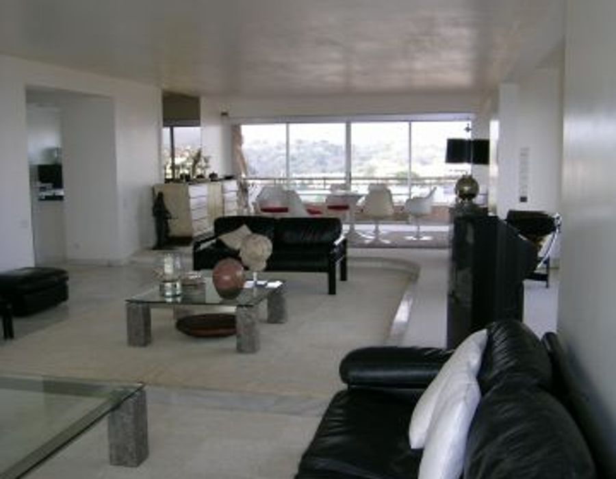 Apartment in prestegious residence in Fabron Nice. 2