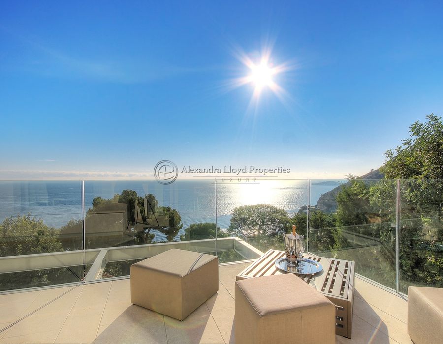 Eze Bord de Mer, a Contemporary Villa for rent 5