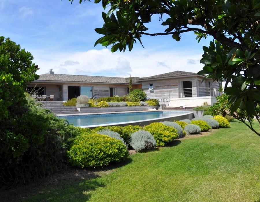 Luxury Villa for Rent in the Private Domaine of Sperone 6