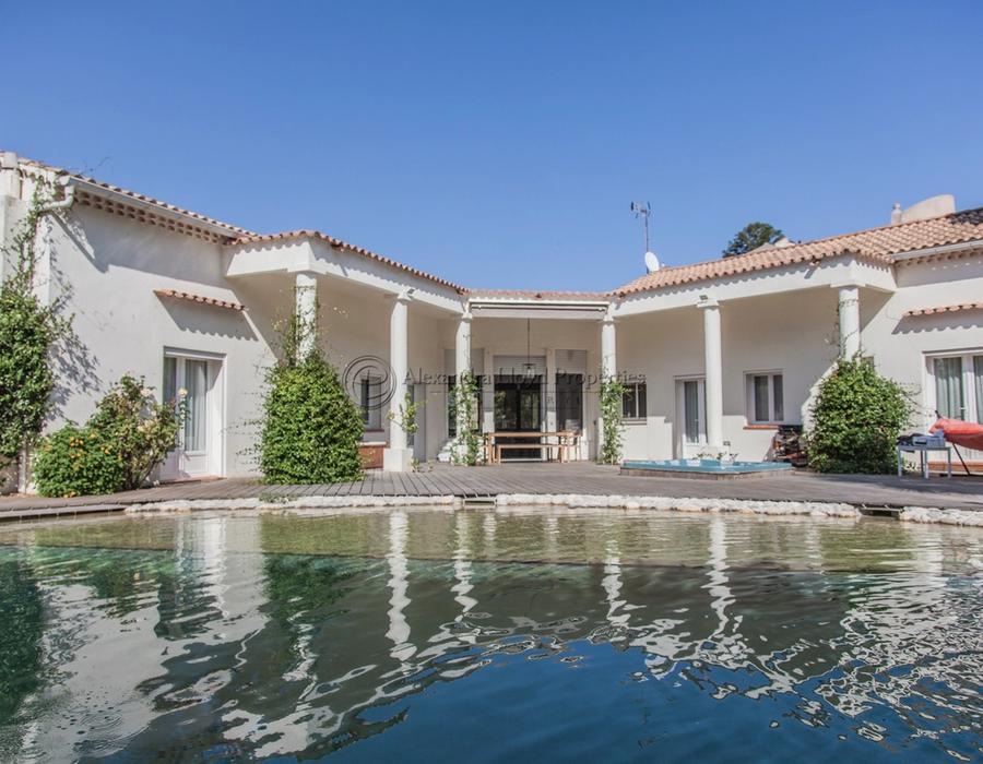 Located opposite Salis beach on the Cap d'Antibes  2