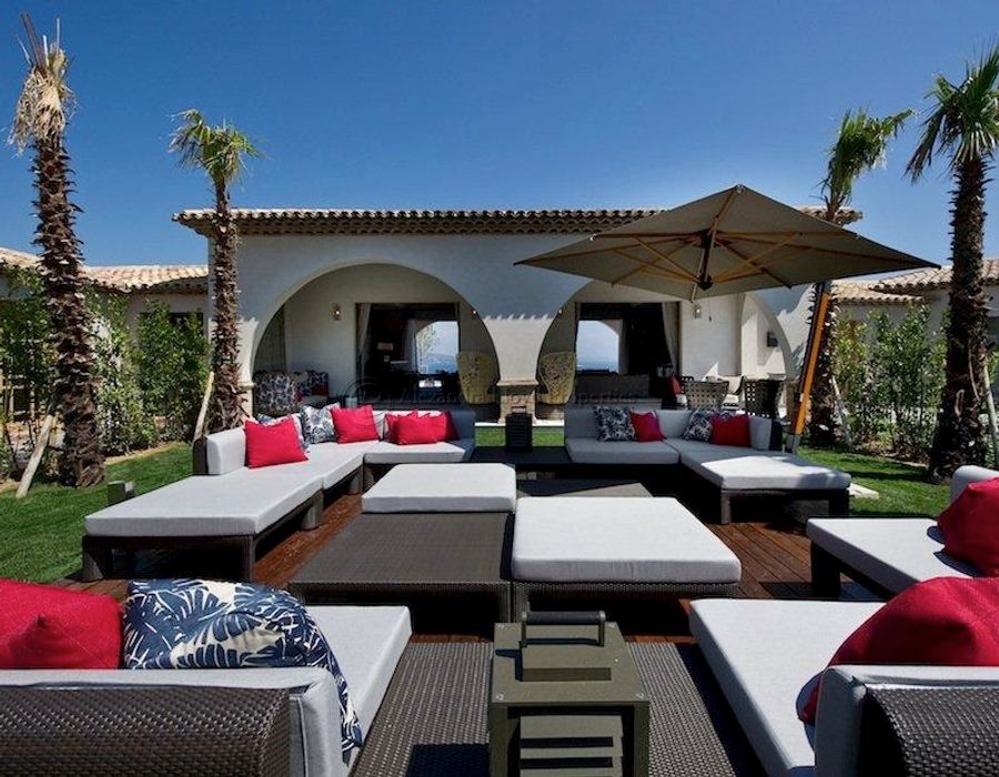 Elegance in Les Parcs de Saint Tropez - a Four Bedroom Villa for Rent 3