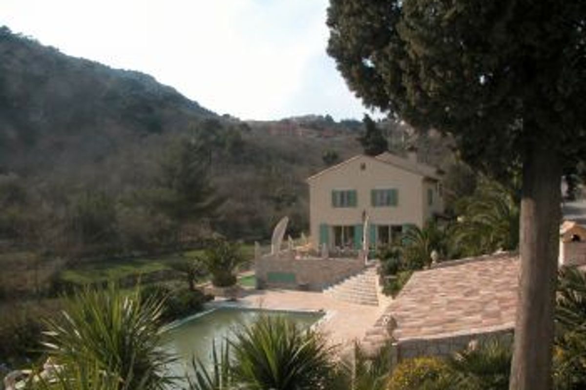 Neo Prvencal villa opposite Eze village