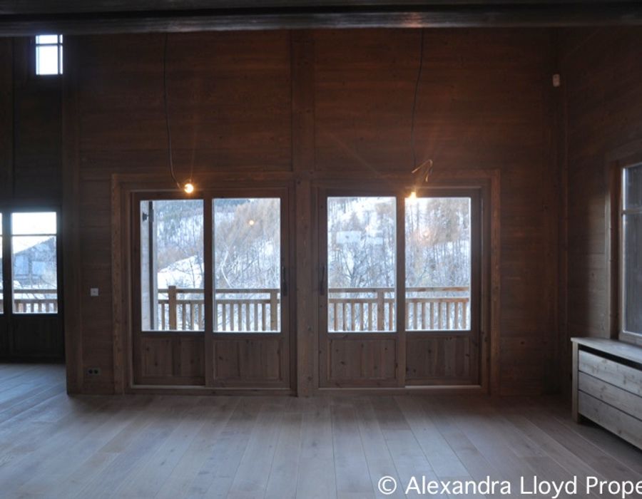 Luxurious chalet with full size swimming pool for sale in Auron 6