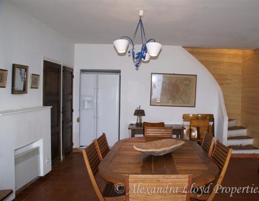 A fishermans house in the village of Saint Tropez 5