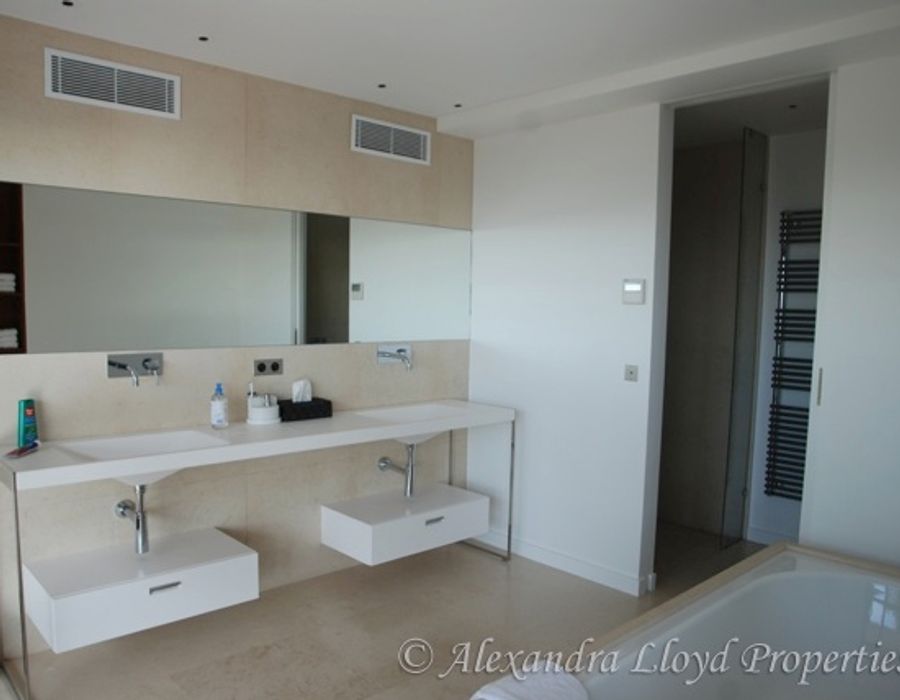 Breathtaking views of Villefranche Bay and Saint Jean Cap Ferrat 6