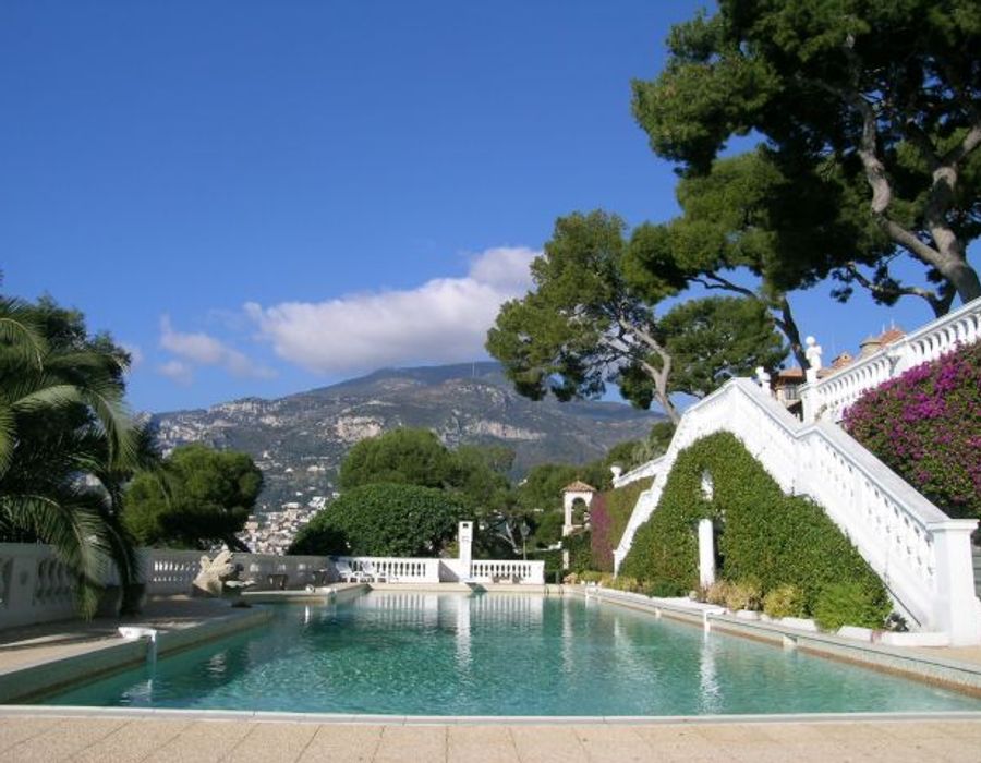 Magnificent waterfront demeure on the Cap Martin 5