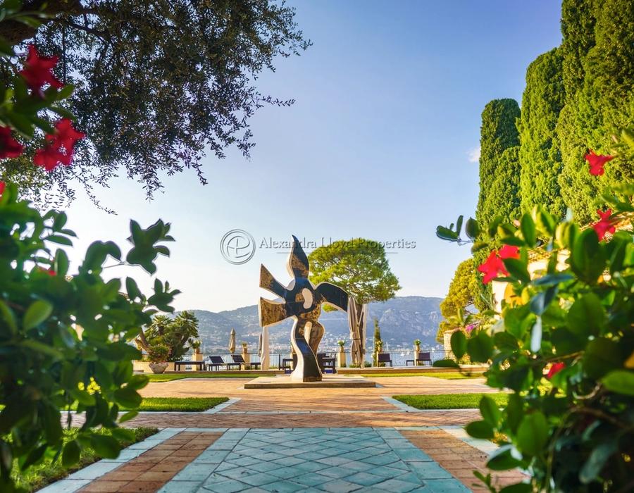 Waters edge villa in Saint Jean Cap Ferrat - Paloma Beach 6