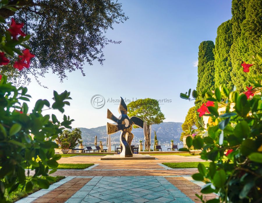 Waters edge villa in Saint Jean Cap Ferrat - Paloma Beach 6