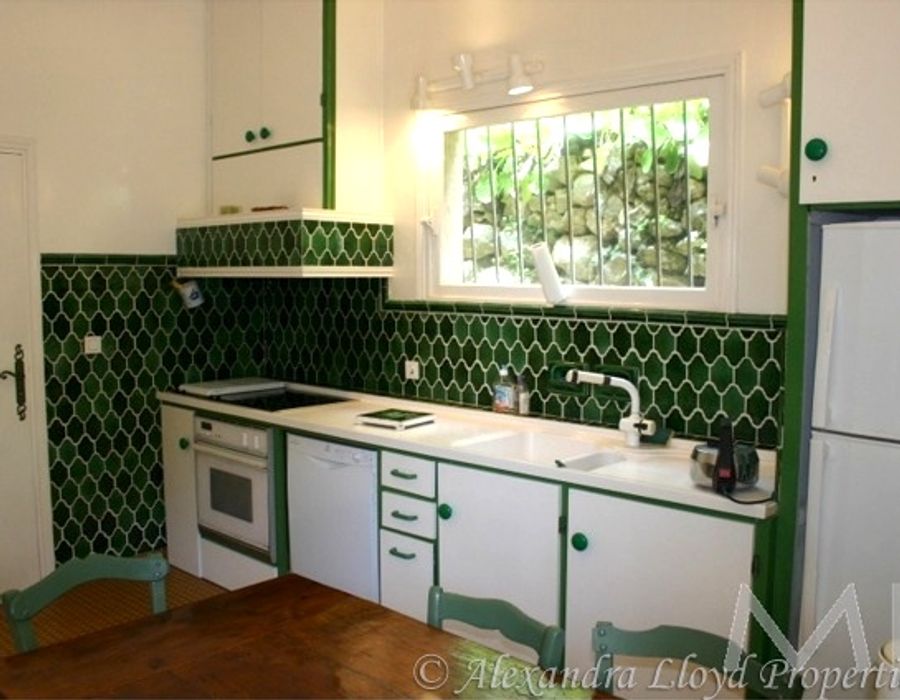 Located on the Villefranche hill with wonderful views over the Cap Ferrat 3