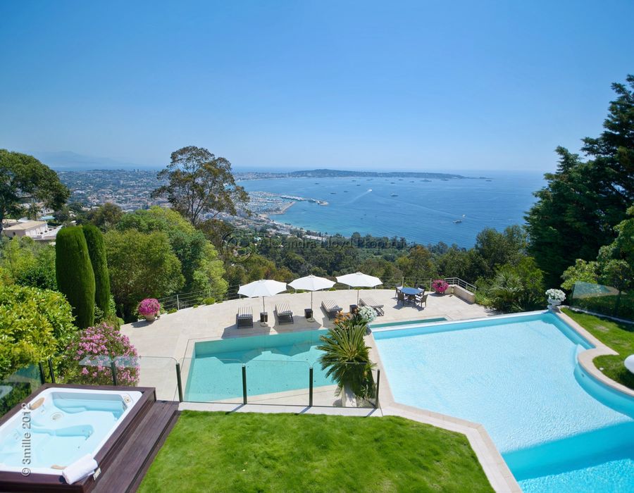 Wonderful property in the hills of Cannes with exceptional views 5