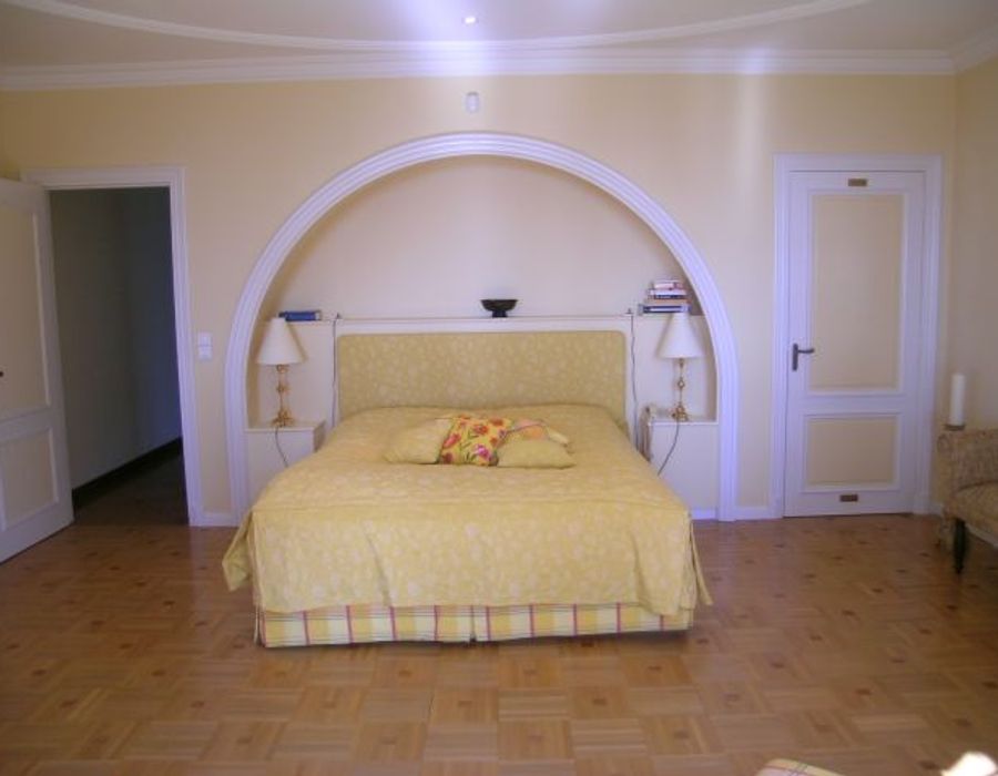 A ravishing stone bastide in beautiful grounds in Grasse 4