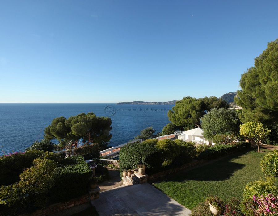 New on the rental market - Belle Epoque Villa in Cap d'Ail 3