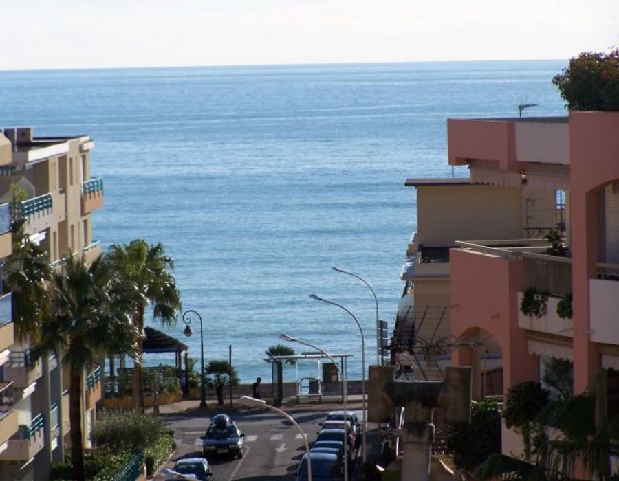 Cosy apartment located 5 minutes away from Carnolès station 1
