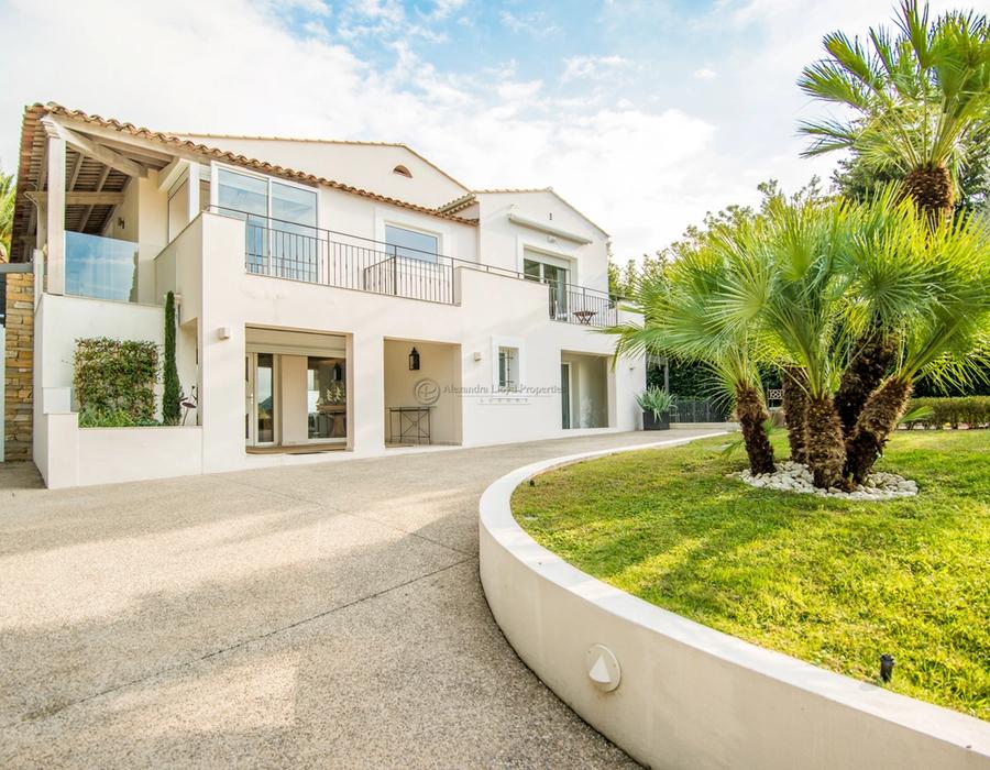 Lovely family home for rent in Cannes 5