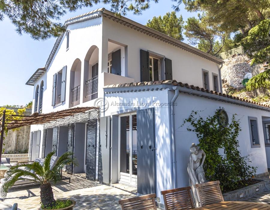 Stunning views from this charming property in Eze 3