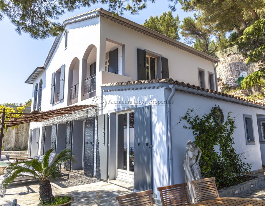 Stunning views from this charming property in Eze 3