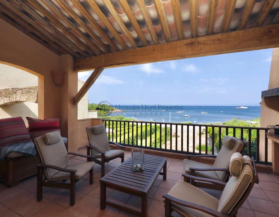 Apartment for rent in La Bonne Terrasse, Ramatuelle, on the beach 1