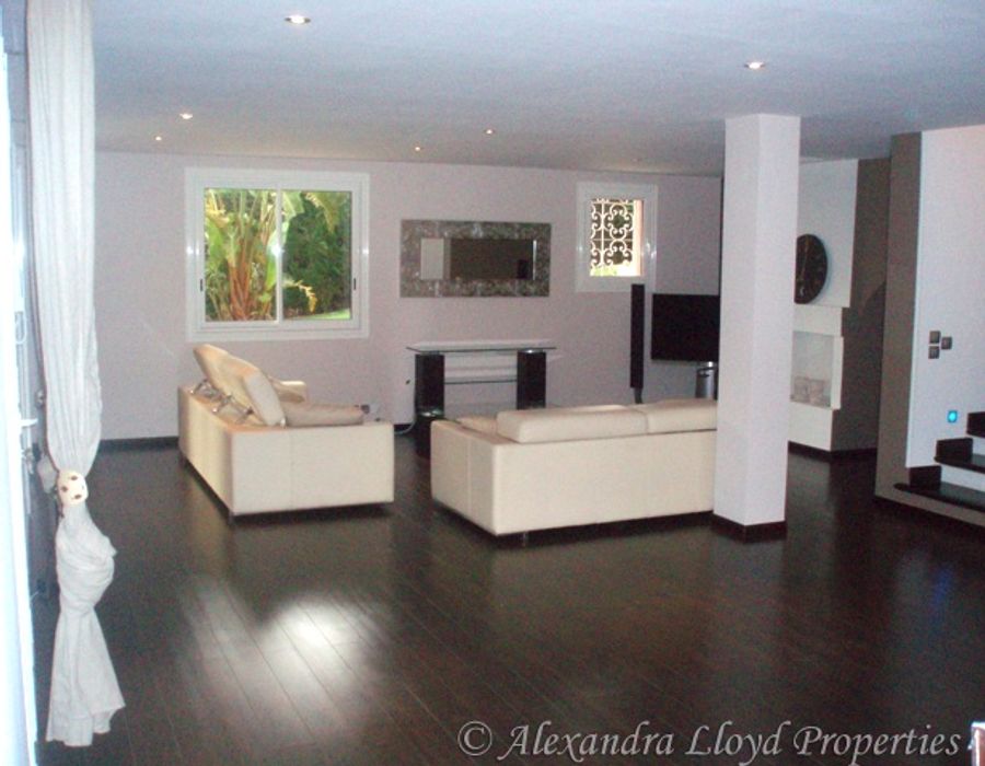 Provencal style house on the prestigious Saint Jean Cap Ferrat 3