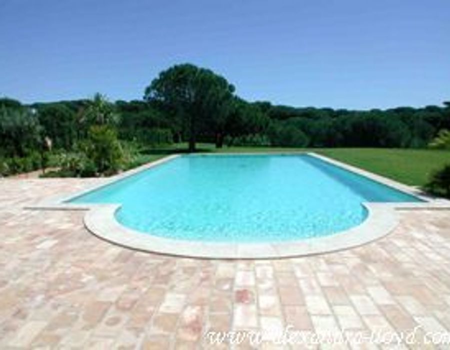 Stunning recently built villa in Les Parcs de Saint Tropez 1