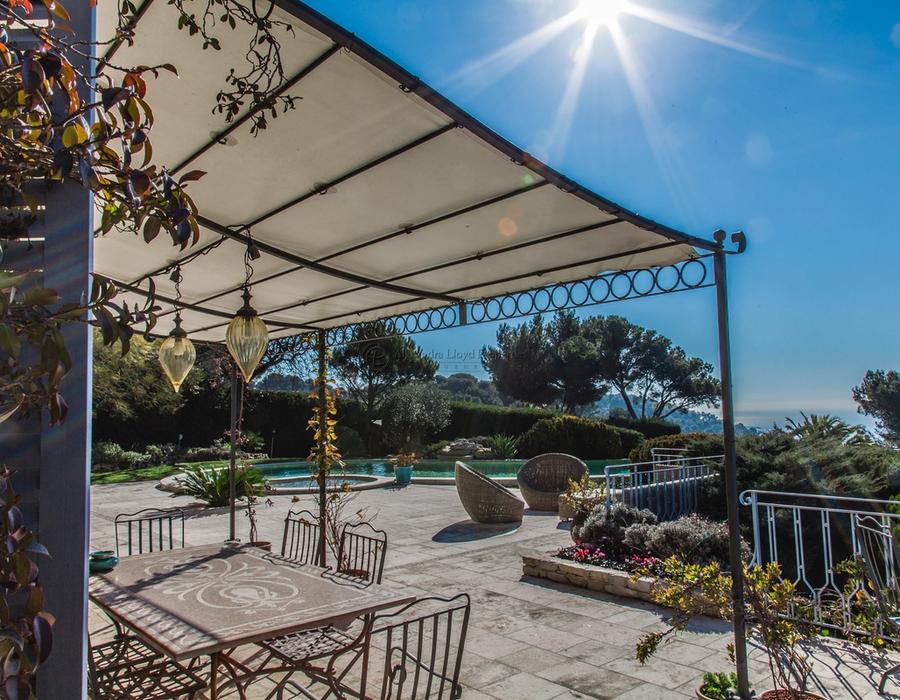 Lovely stone property with great views in Cannes 4