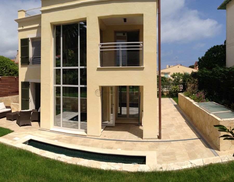 Rare village House in the centre of Saint Jean Cap Ferrat 5