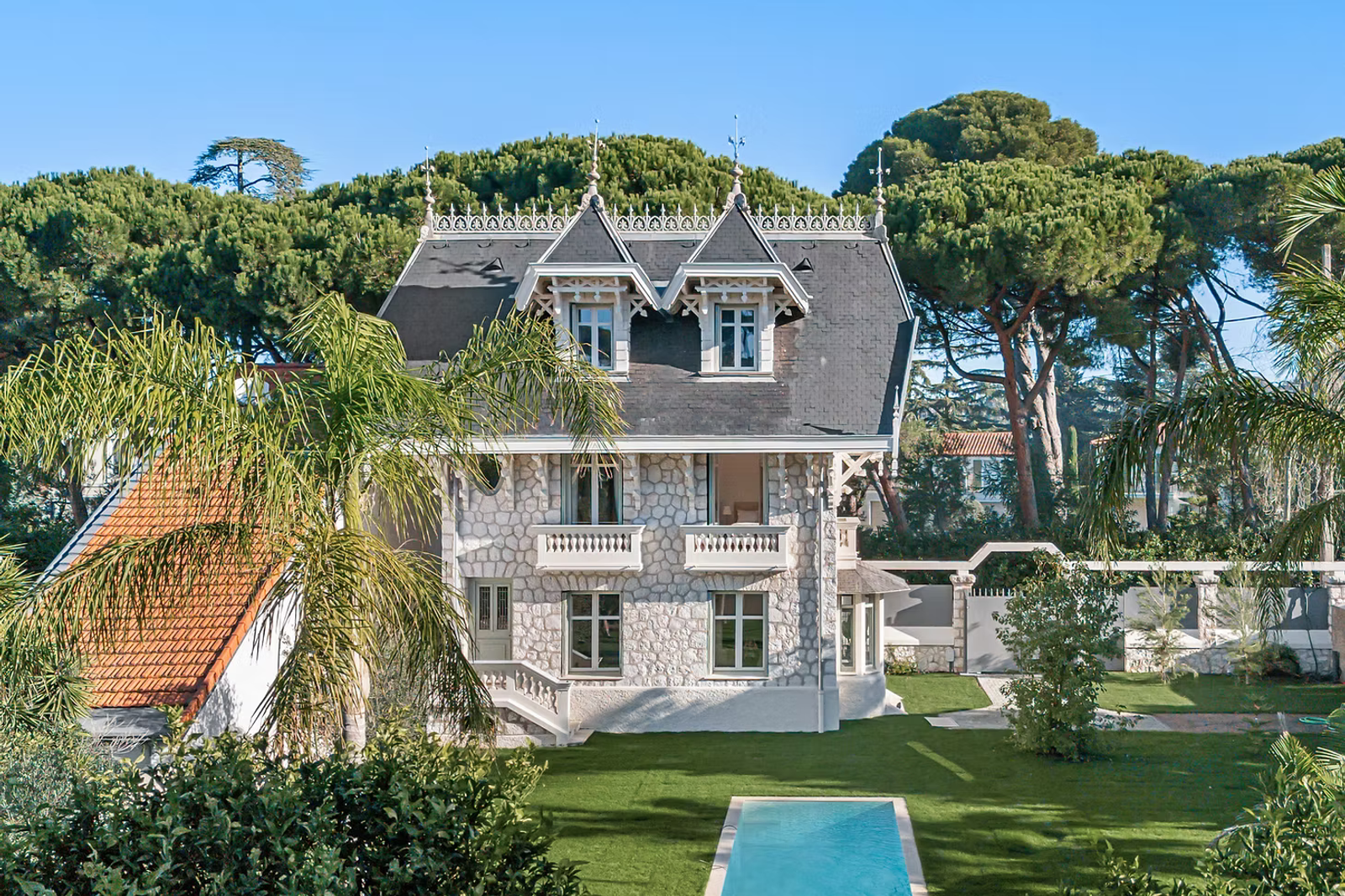 Elegant Three-Bedroom Villa for Rent in Cap d’Antibes