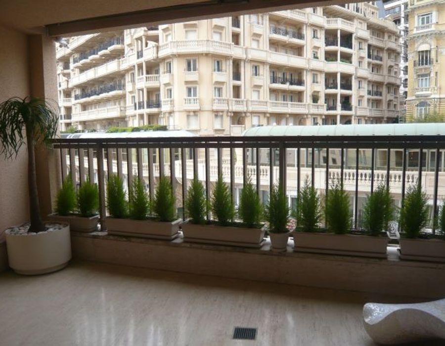 Apartment with terrace overlooking the Grand Prix racetrack 3