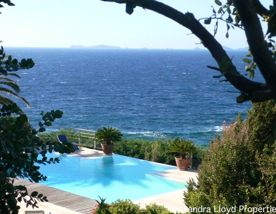 Luxurious Villa on the Bay of Ajaccio 5