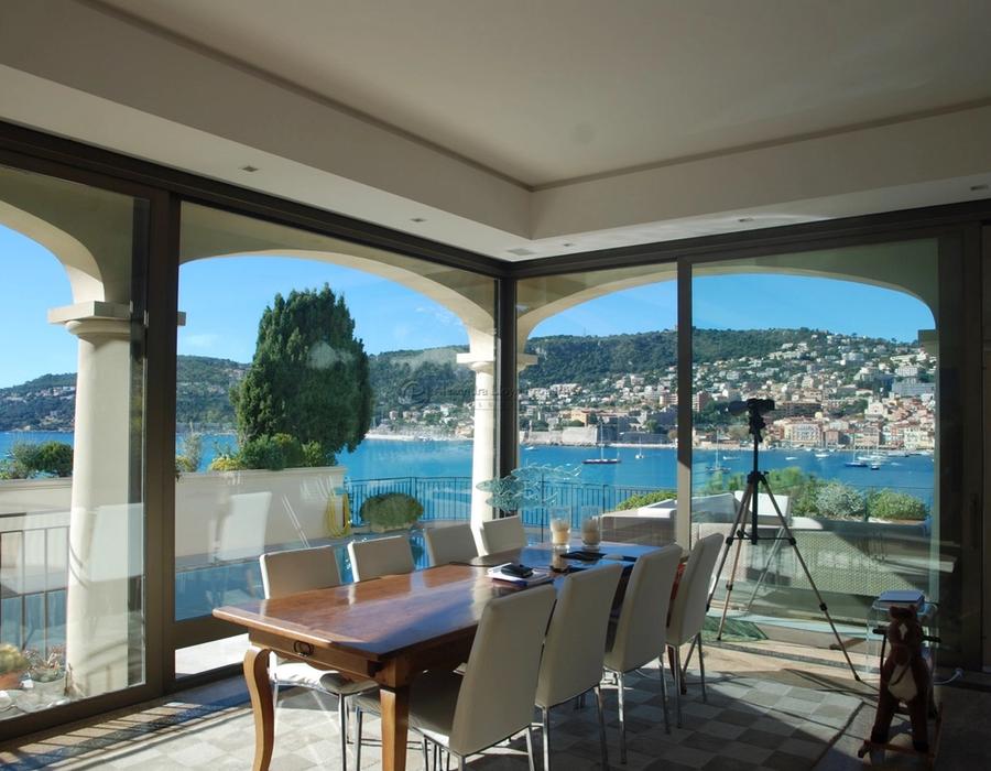 Stunning property with direct access to the water on the Cap Ferrat 6