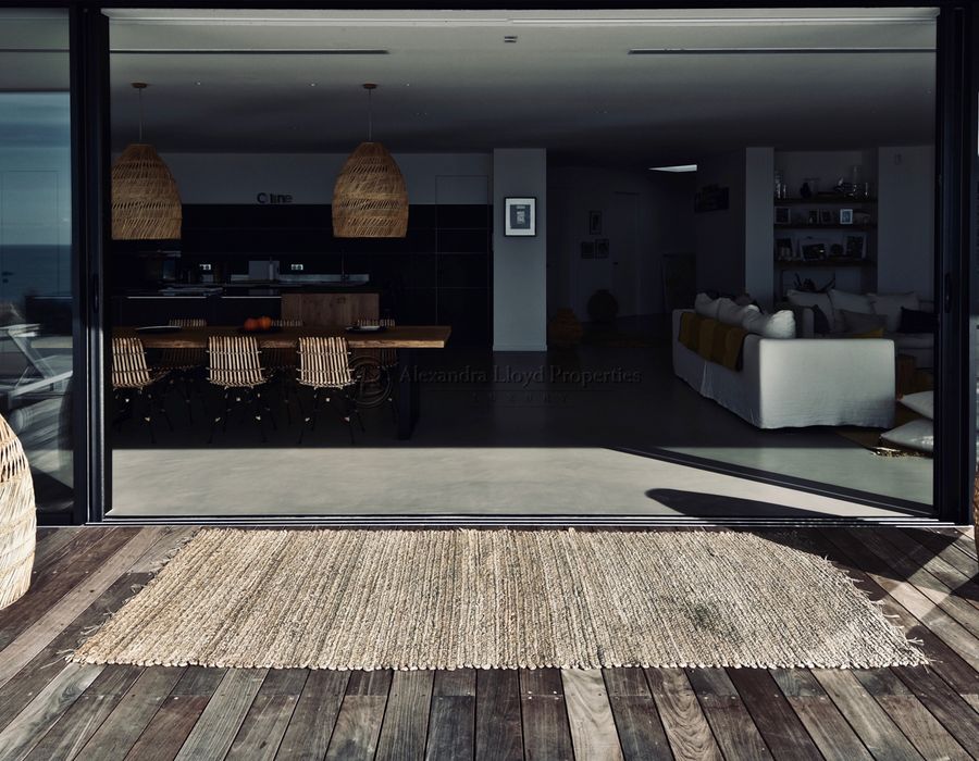 A wonderful property in an extraordinary setting in South Corsica, close to Ajacccio 4