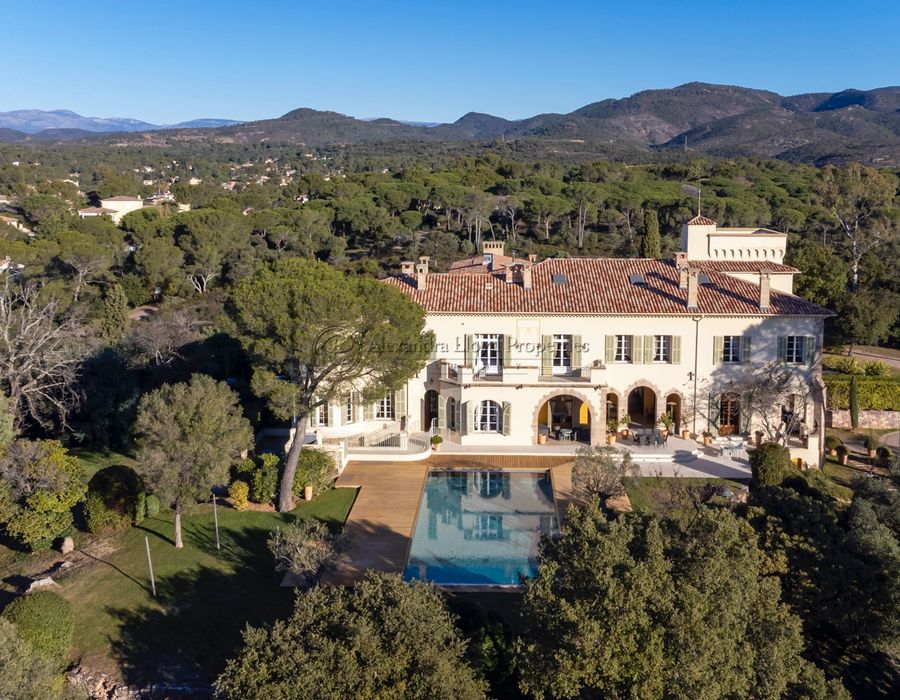A fully restored luxurious castle to rent in Valescure, close to Frejus and Saint Raphael 1