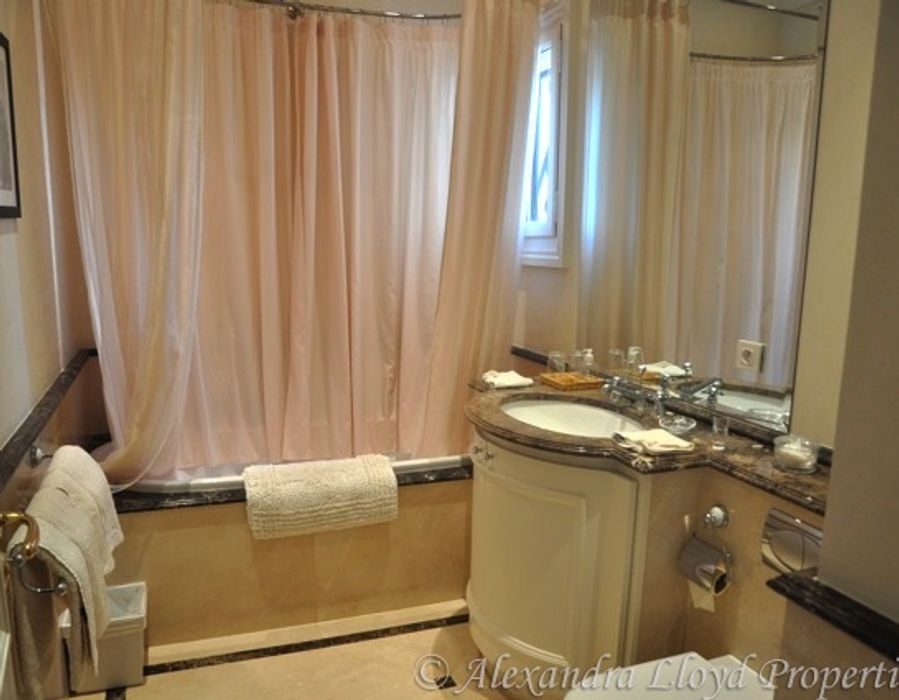 Saint Jean Cap Ferrat - Overlooking the Rade de Villefranche 1